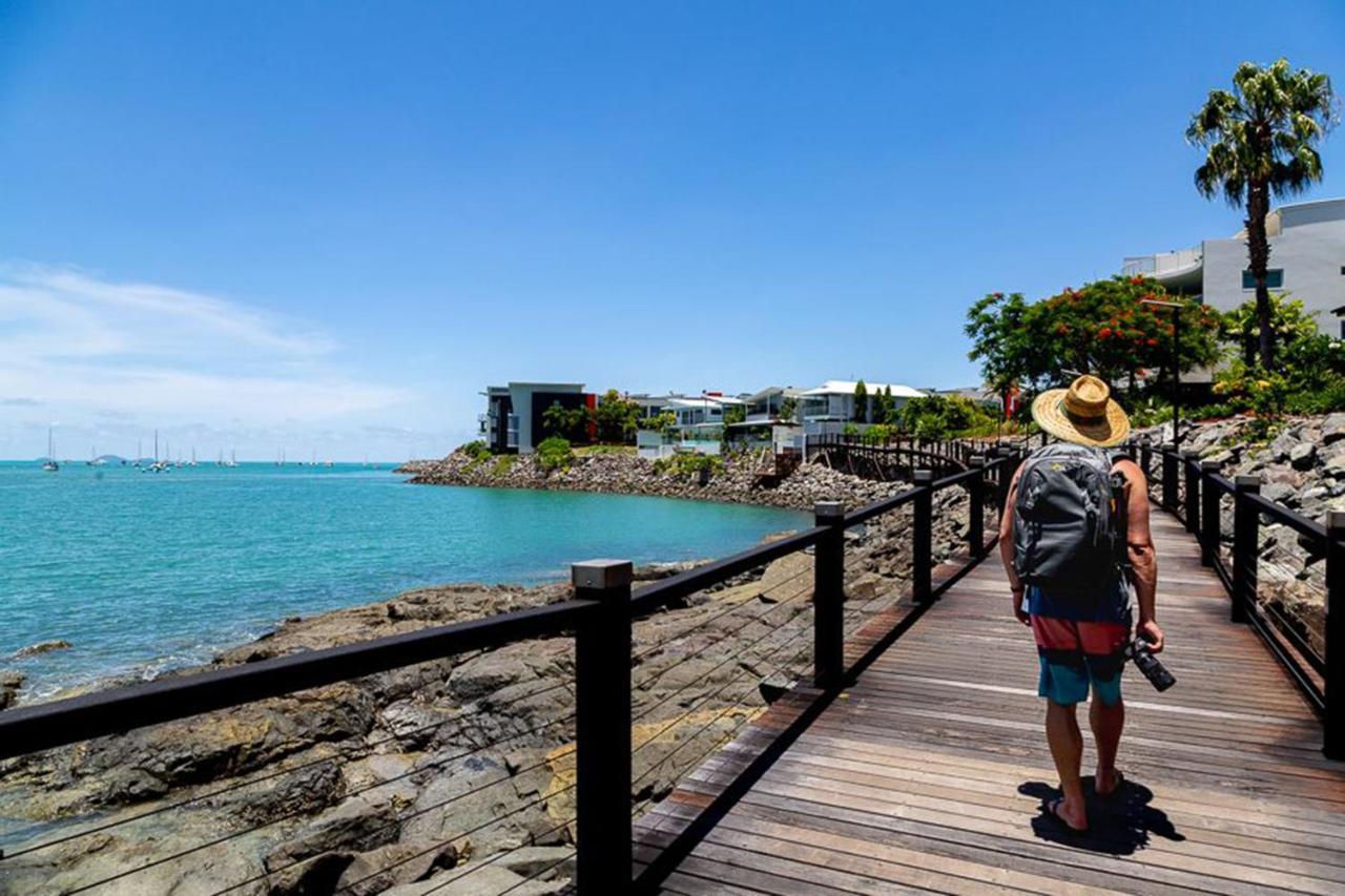 Ferienwohnung Montipora Unit 3 - In The Heart Of Airlie, Wi-Fi And Netflix Airlie Beach Exterior foto